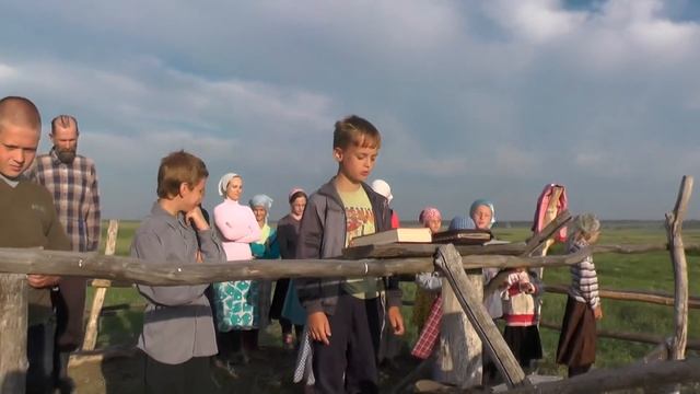 Утренняя молитва на холме в детском православном лагере-стане пос. Потеряевка. 14. 07. 2016 смотреть онлайн