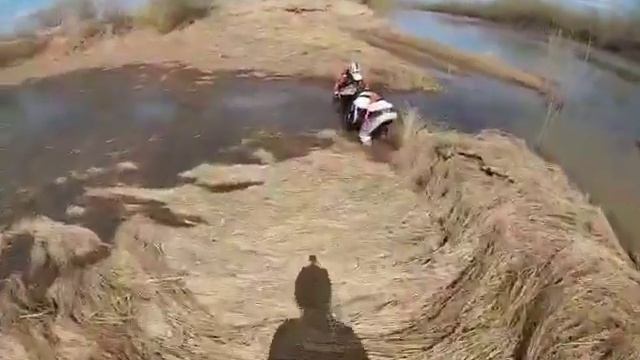 у него вездеход! утопил ямаху tt600r! смотреть онлайн