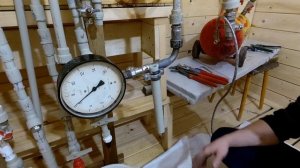 Ремонт трубы холодной сваркой // КАКОЕ ДАВЛЕНИЕ выдержит холодная сварка??