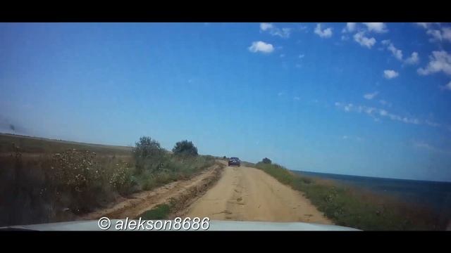 Дорога на грязевой вулкан Плевак из Кучугур 23rus вдоль Азовского моря смотреть онлайн
