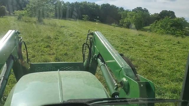 Brushogging thorn trees, plus discussing grass genetic bulls and steers. смотреть онлайн