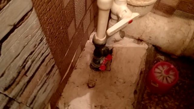 А вы такое встречали ??? Бездумная установка фильтра грубой очистки на стояке в 5-этажке. смотреть онлайн