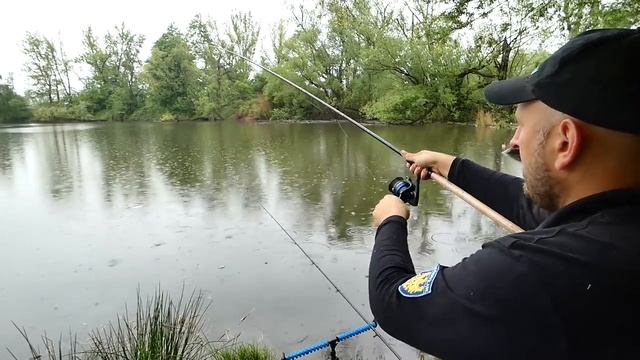 Łowienie ryb na spławik - lin,karasie i okoń z pięknej dzikiej miejscówki #carphunterspolska смотреть онлайн