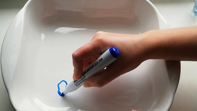 Рисуем маркерами на воде. Оживающие рисунки.