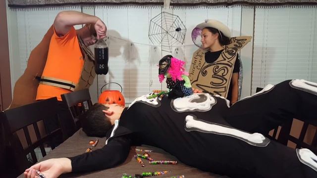 Captain Cardboard vs. The Musketeer смотреть онлайн
