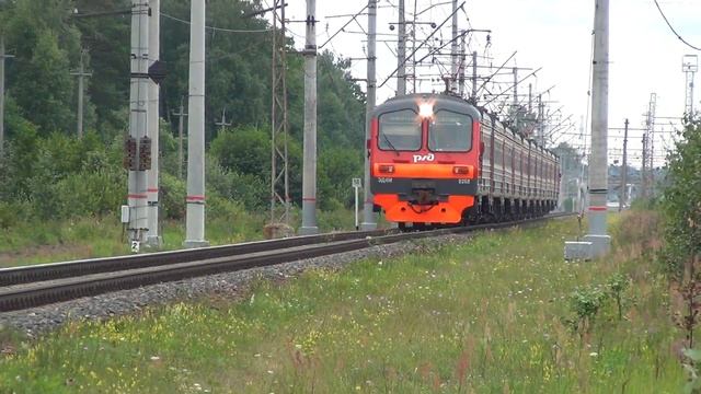 Электропоезд ЭД4М-0268 выходит на перегон Фрязево-Павловский Посад. смотреть онлайн