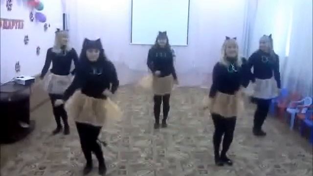 Кошечки обалденно танцуют!!!! смотреть онлайн
