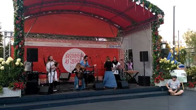 на фестивале Времена и эпохи, 2018. Театральная площадь смотреть онлайн