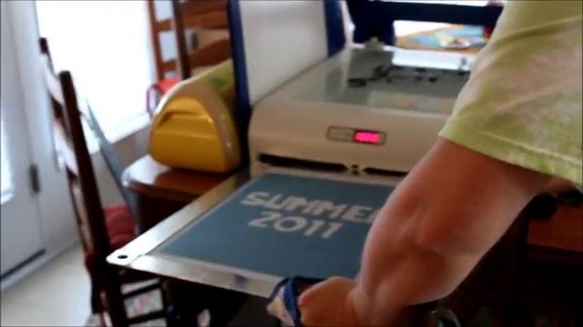 How to screen print with the Yudu Machine By ScrappinCricut! смотреть онлайн