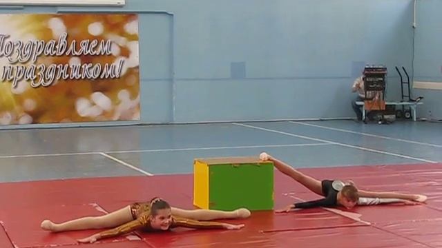 Акробатический номер на кубе смотреть онлайн