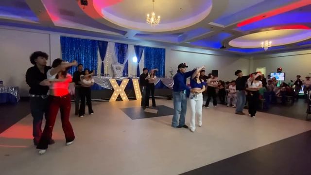 KIMBERLIN’S BAILE SORPRESA | HUAPANGO, TRIBAL, BACHATA, CUMBIA смотреть онлайн