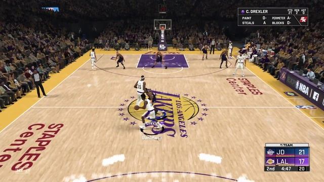 NBA 2K20 MYTEAM HOW TO EVOLVE CYLDE DREXLER!! GET REBOUNDS AND STEALS! | NO MONEY SPENT EPISODE #38 смотреть онлайн