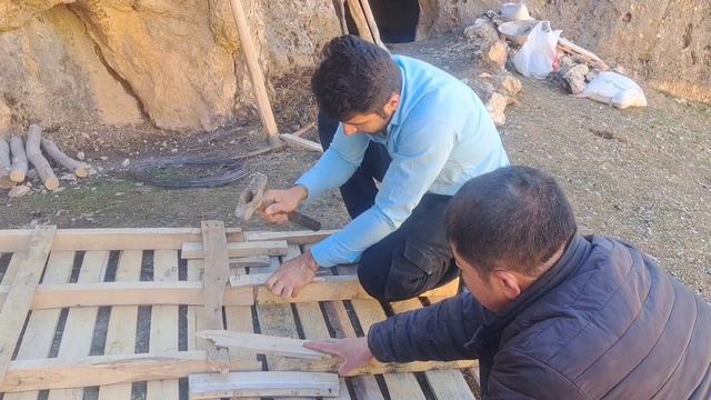 Cave Life: Rebuilding And Surviving For A Homeless Family