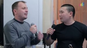 До слёз! Русский и казах поют за столом