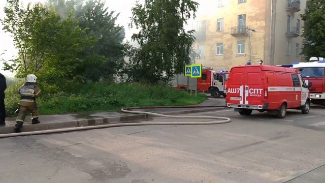 Пожар. г. Вологда, ул. Самойло (Заречье) 05.07.2019 смотреть онлайн