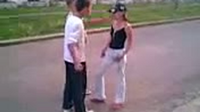 До *** малолетка)))