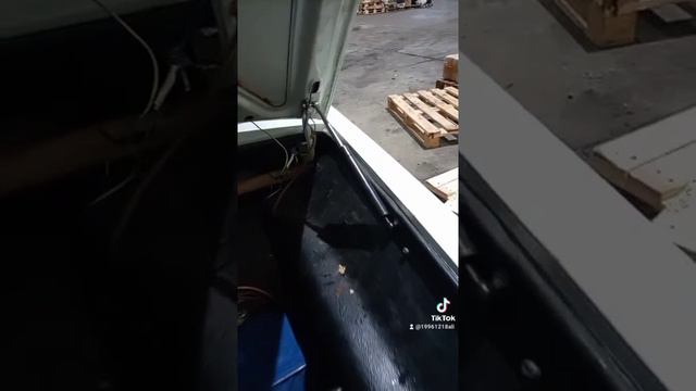 установил газовые упоры на багажник ваз 2106 смотреть онлайн