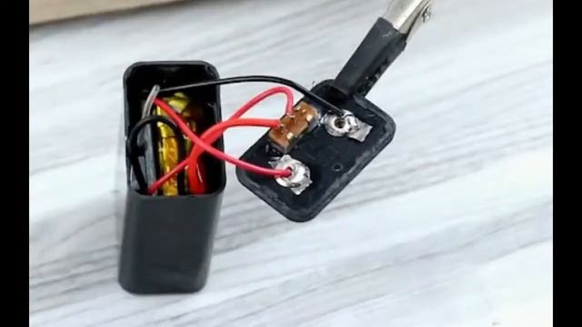 Трехступенчатая аккумуляторная Крона 6F22 смотреть онлайн