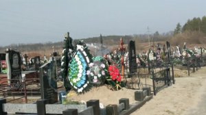 ЗАШЕЛ НА СТАРОЕ КЛАДБИЩЕ. ТО ЧТО Я УВИДЕЛ МЕНЯ ПОРАЗИЛО! ОБЗОР СТАРИННОГО КЛАДБИЩА