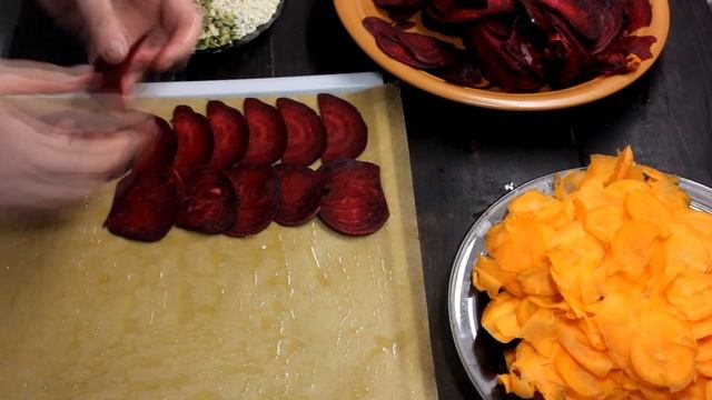 ЧИПСЫ ИЗ МОРКОВИ И СВЕКЛЫ.ПП РЕЦЕПТ. Правильная еда. смотреть онлайн