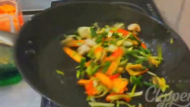 Удон с морепродуктами в устричном соусе смотреть онлайн