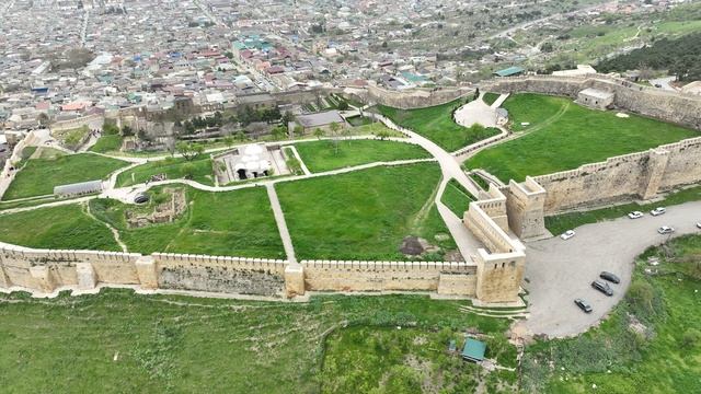 ДЕРБЕНТ С ВЫСОТЫ