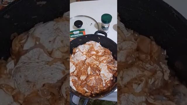 ШАШЛЫК ИЗ КУРИНЫХ БЕДЕР. ОЧЕНЬ ВКУСНО!!! смотреть онлайн