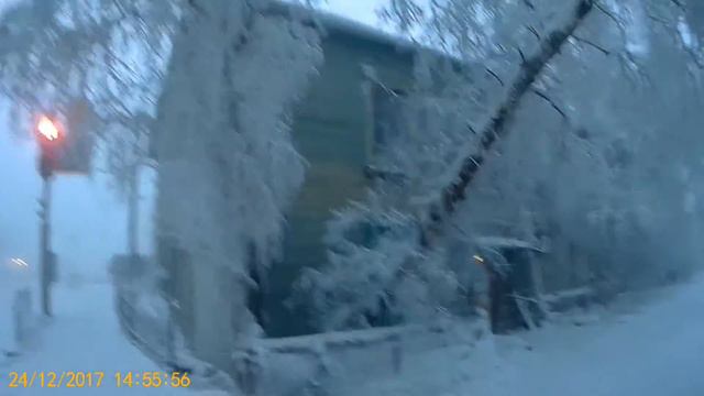 Идем по городу Якутску в мороз -45 С. Как живет город зимой. Ёлки. смотреть онлайн