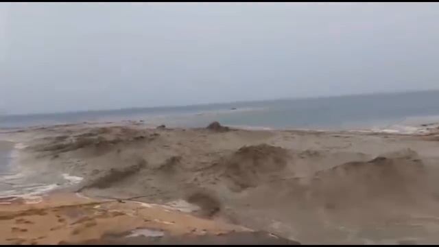 Яковенково. Бурная река впадает в море смотреть онлайн