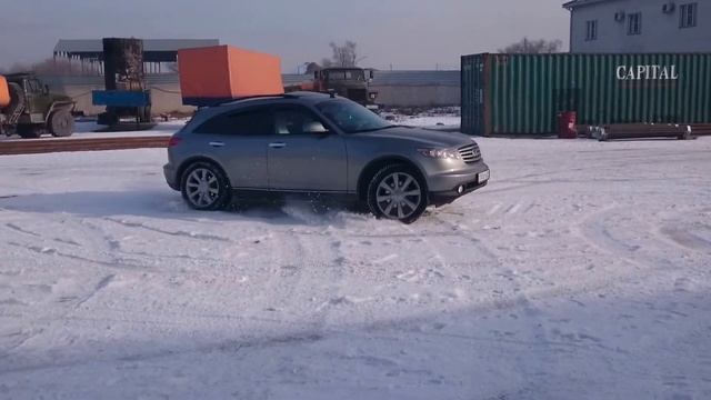 Infiniti FX35 snow drift смотреть онлайн