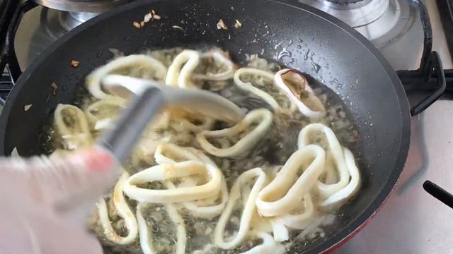 Рецепт пасты с кальмарами и трюфельным соусом от tartufi.ru смотреть онлайн