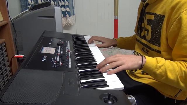 Playin' around with Korg PA300 смотреть онлайн