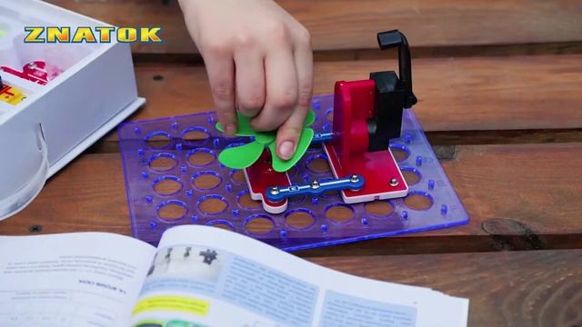 Конструктор ЗНАТОК «Альтернативная энергия» 50 проектов REW-K70690 смотреть онлайн