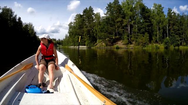 Dangerous WAVE! Suzuki 2.5 HP four stroke outboard motor-опасная волна-大きな波 смотреть онлайн