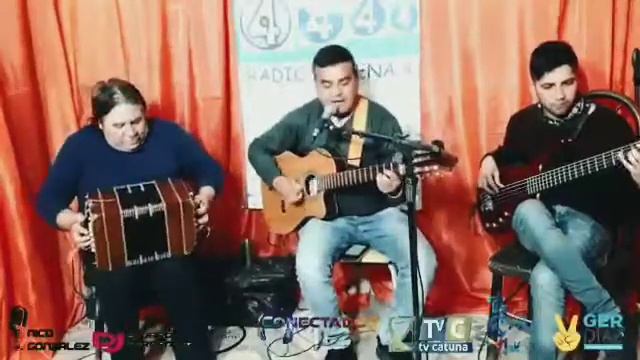 Mario "El Pollo" Gonzáles- El rey del Bandoneón- Cumbias canta Tacho смотреть онлайн