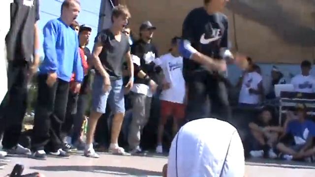 Сникерс Урбания 2011 финальный батл Tiny toon(win) vs Mad style смотреть онлайн