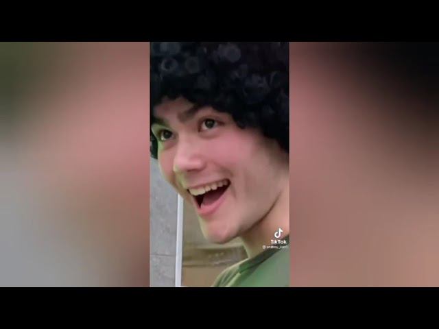 как едят бана мужчины и мальчики. ааа укдубисай смотреть онлайн