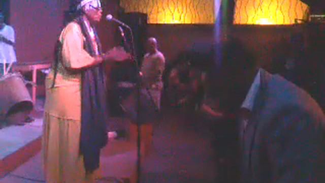Mbuya Stella Chinese tribute to Mbira Star Chiwoniso Maraire смотреть онлайн