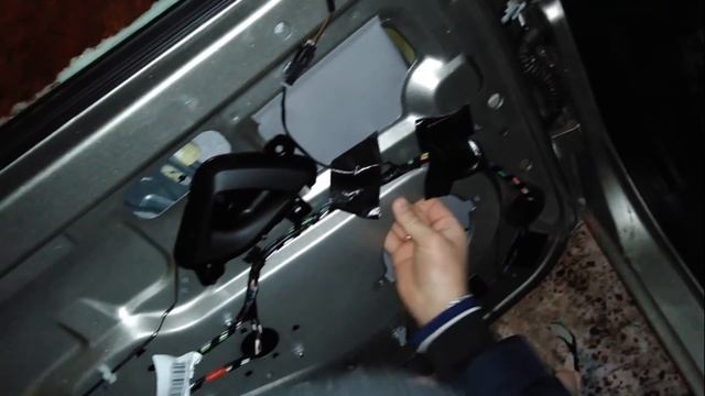 АвтоВАЗ зажрался. Устанавливаем динамики и магнитолу в Lada Granta FL сами. смотреть онлайн