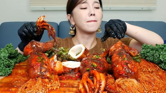 [Mukbang ASMR] 오동통 대왕 오징어 ? 오독오독 팽이버섯 Enoki Mushroom & Giant Squid Seafoodboil Eatingshow Ssoyoung