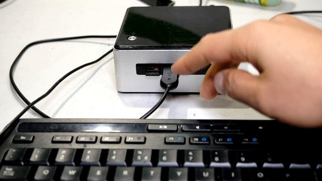 Intel NUC 6i5SYH Bios update using F7 and USB memory stick - step-by step смотреть онлайн