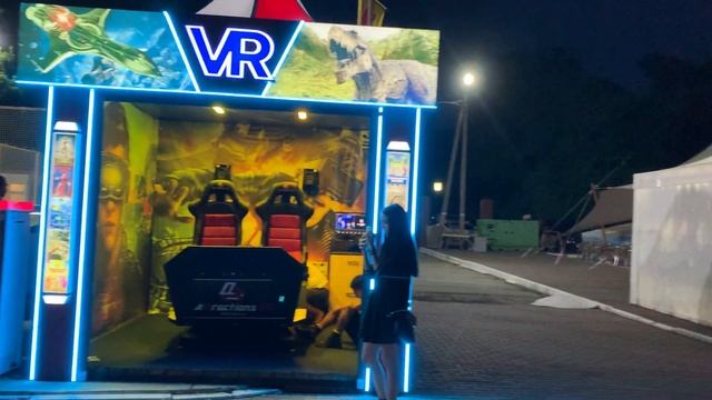 Кабардинка - аттракционы на набережной, вечер, июнь 2021 смотреть онлайн