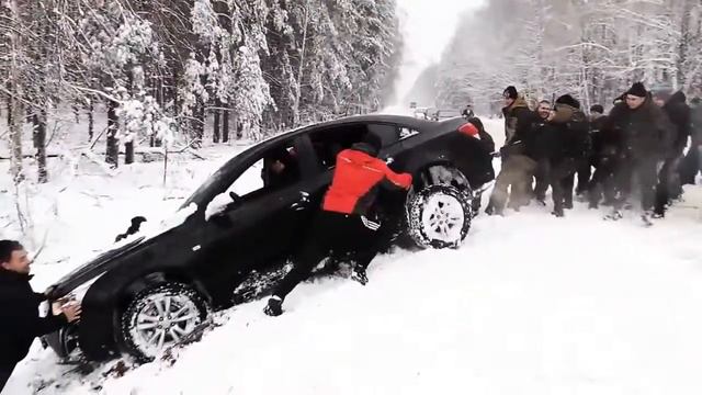 Взаимовыручка РУССКИЕ непобедимы смотреть онлайн
