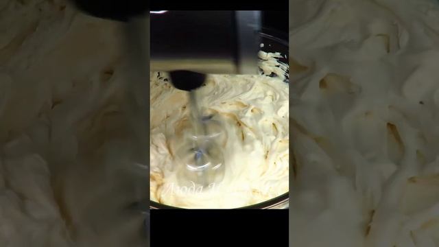?За 5 минут Густой СМЕТАННЫЙ крем со сгущенкой для тортов и пирожных Люда Изи Кук выпечка #shorts смотреть онлайн