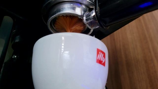 Making Advanced Espresso With Delonghi ECP 31.21 смотреть онлайн