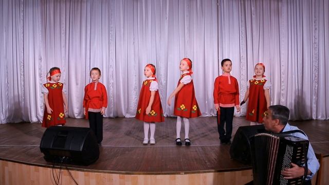 Детский вокальный ансамбль «Красочки» - «Урожайная» смотреть онлайн