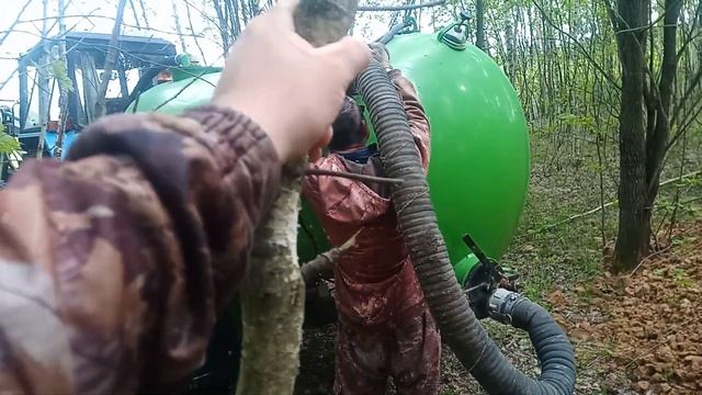 Привезли воду на самодельный прудик 2 рейса смотреть онлайн