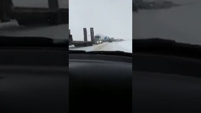 Объездная д.Каменное - с. Завьялово. Огромная пробка из большегрузов. смотреть онлайн