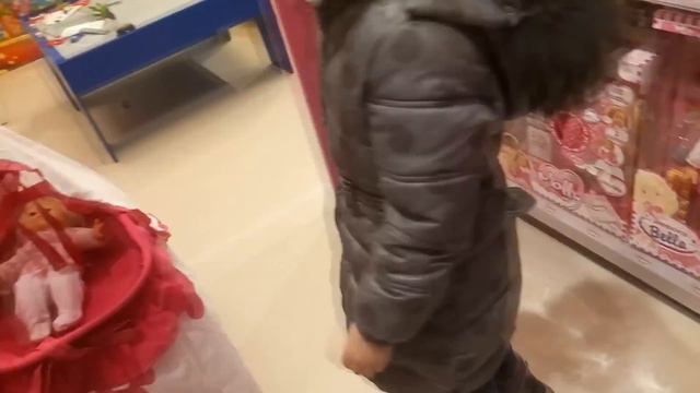 Магазин игрушек Огромный динозавр Письмо Деду Морозу Toy Store Huge dinosaur Letter to Santa Claus смотреть онлайн