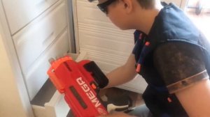 Мультики НЁРФ стрелялки для детей В РЕАЛЬНОСТИ: войнушки с друзьями, new nerf video for kids